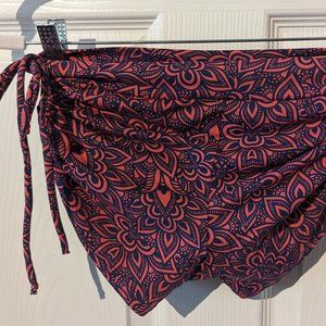 Hot Yoga Bootie Shorts, Size Small